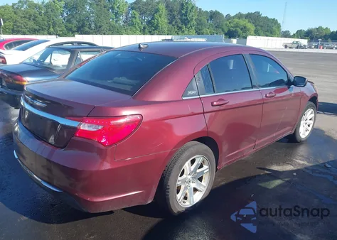 2014 Chrysler 200 Lx z USA, uszkodzony, nr VIN 1C3CCBAB4EN209899